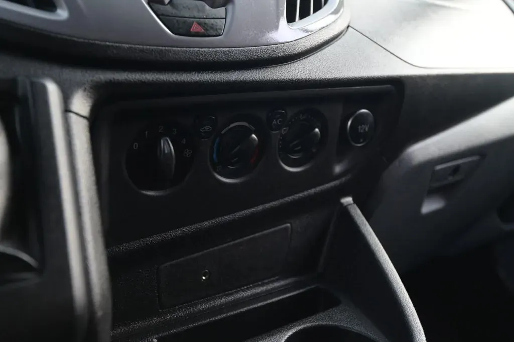 Ford Transit-350 photo 29