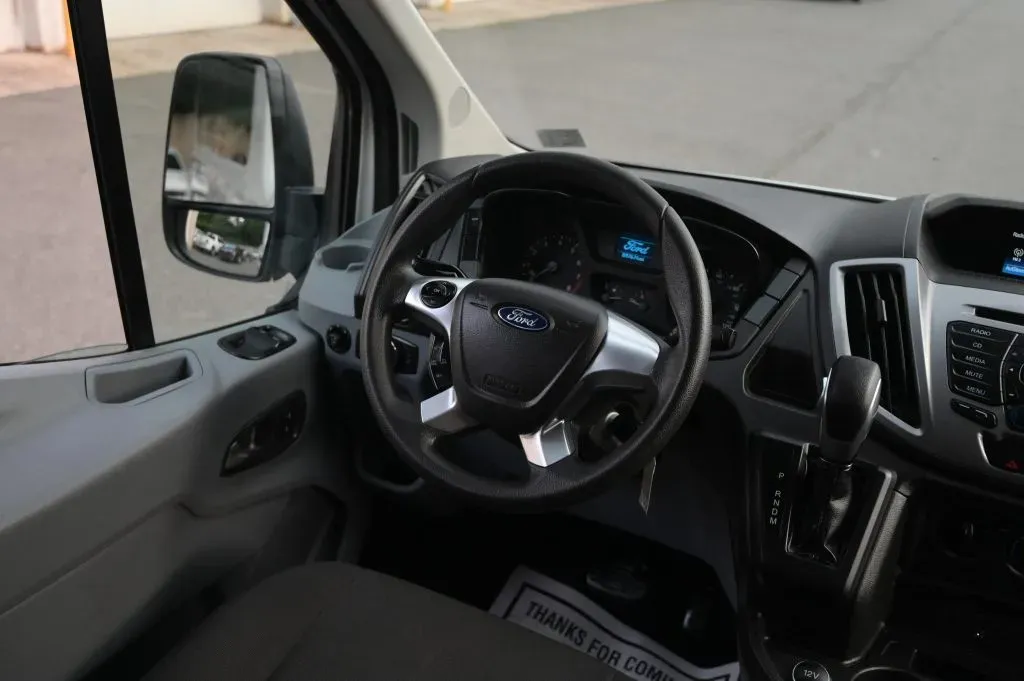 Ford Transit-350 photo 36