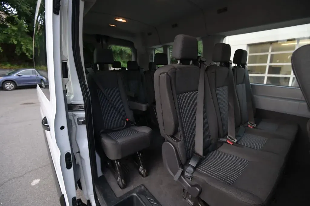 Ford Transit-350 photo 44