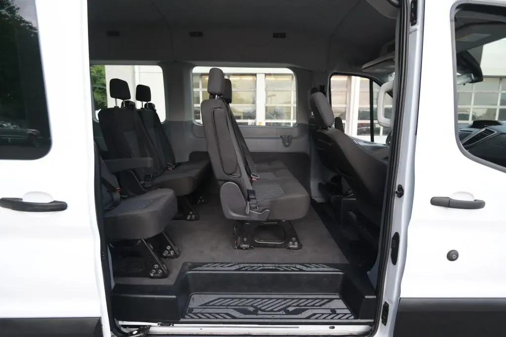 Ford Transit-350 photo 40