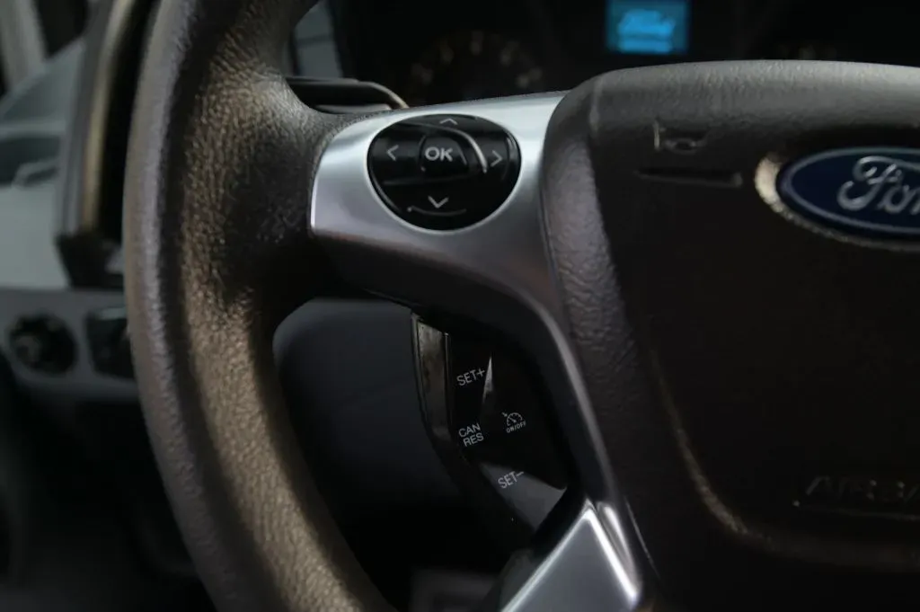 Ford Transit-350 photo 25
