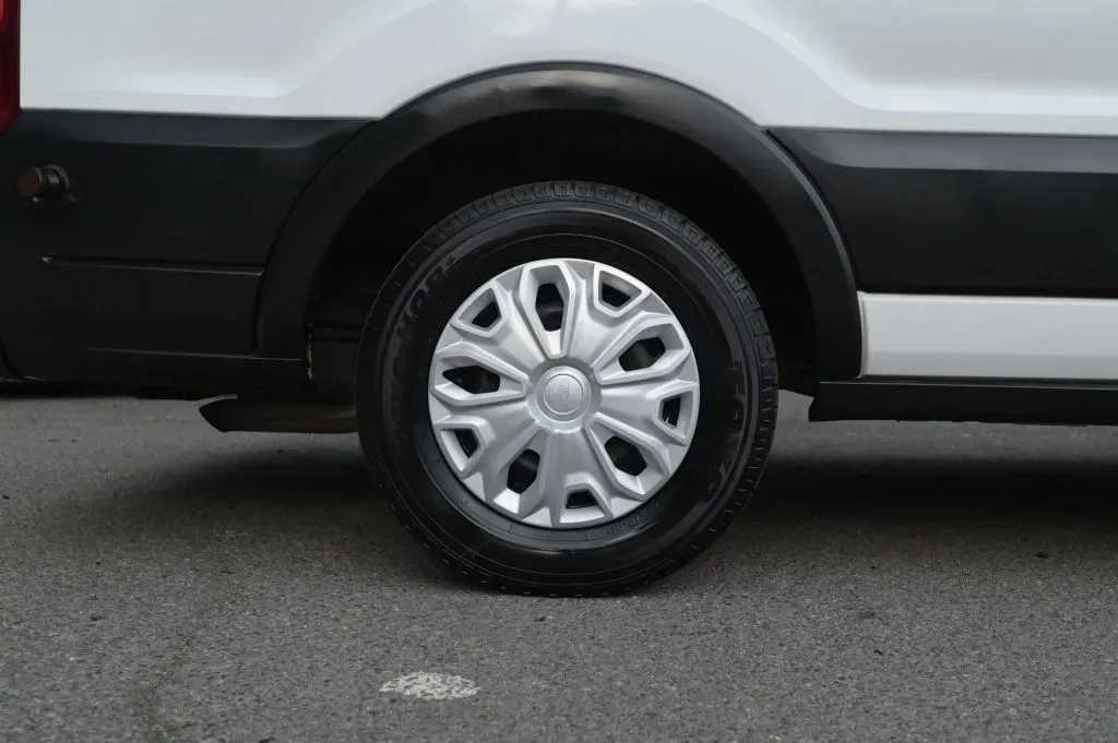 Ford Transit-350 photo 17