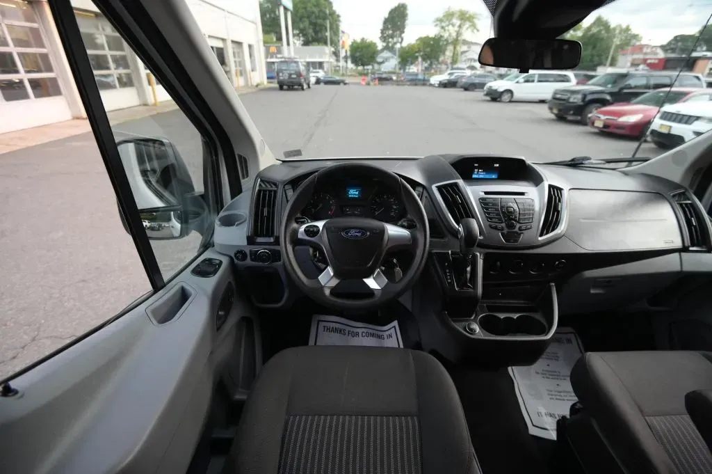 Ford Transit-350 photo 38