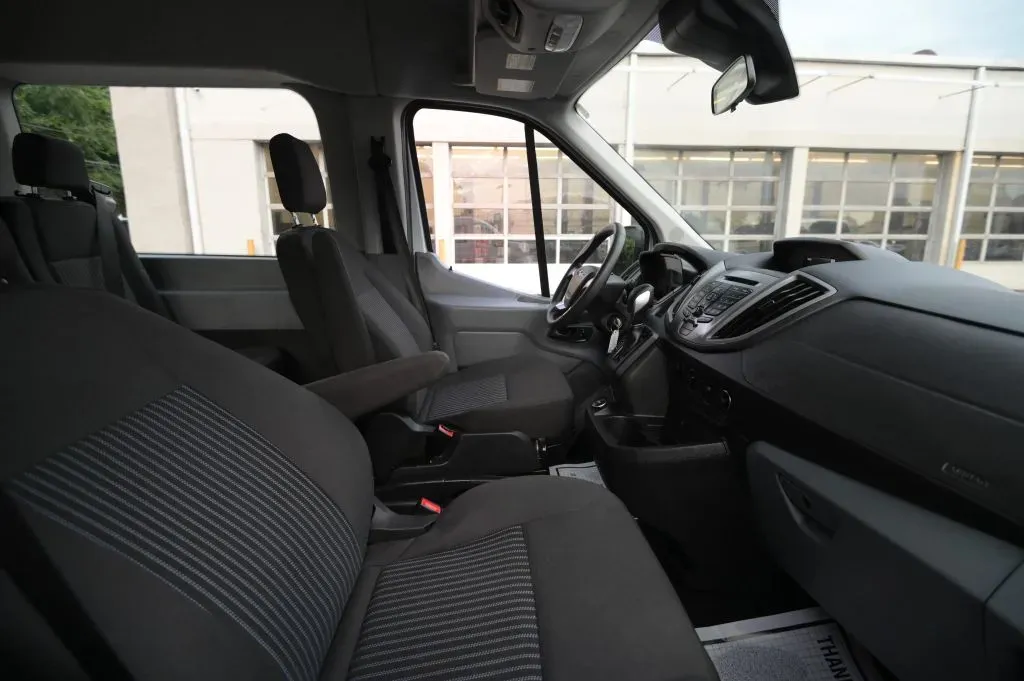 Ford Transit-350 photo 46