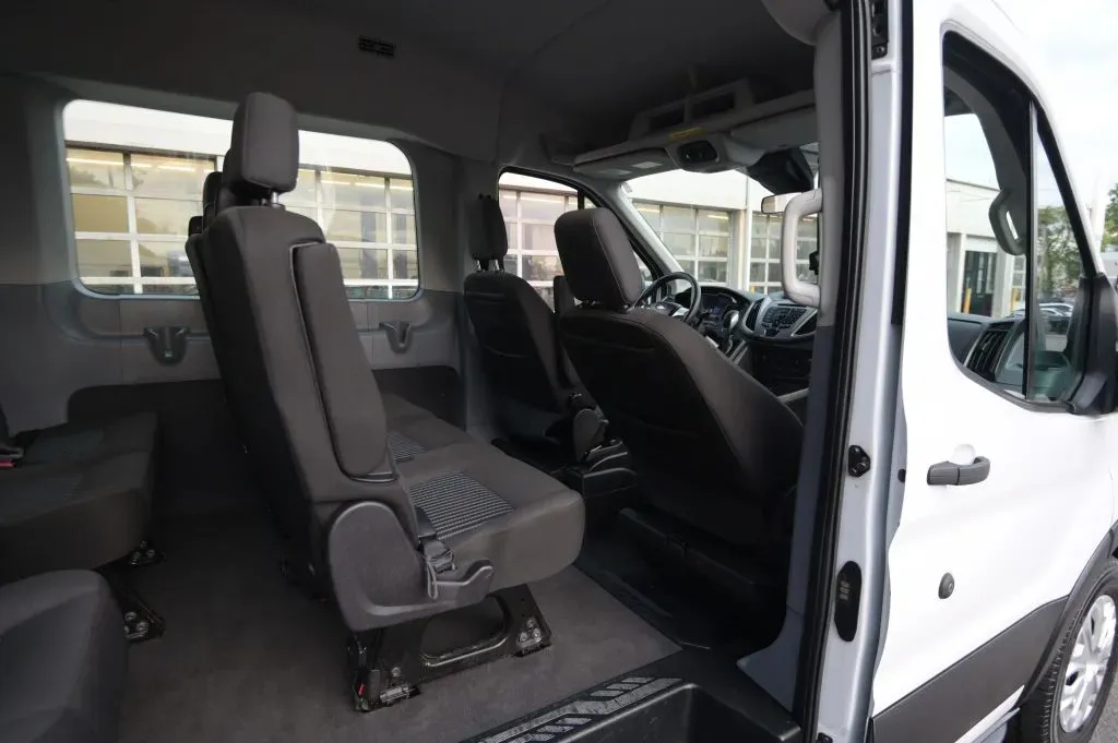 Ford Transit-350 photo 41
