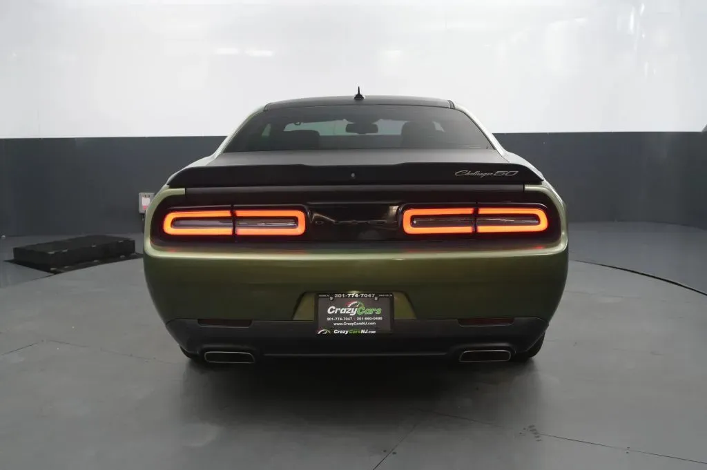 Dodge Challenger photo 4