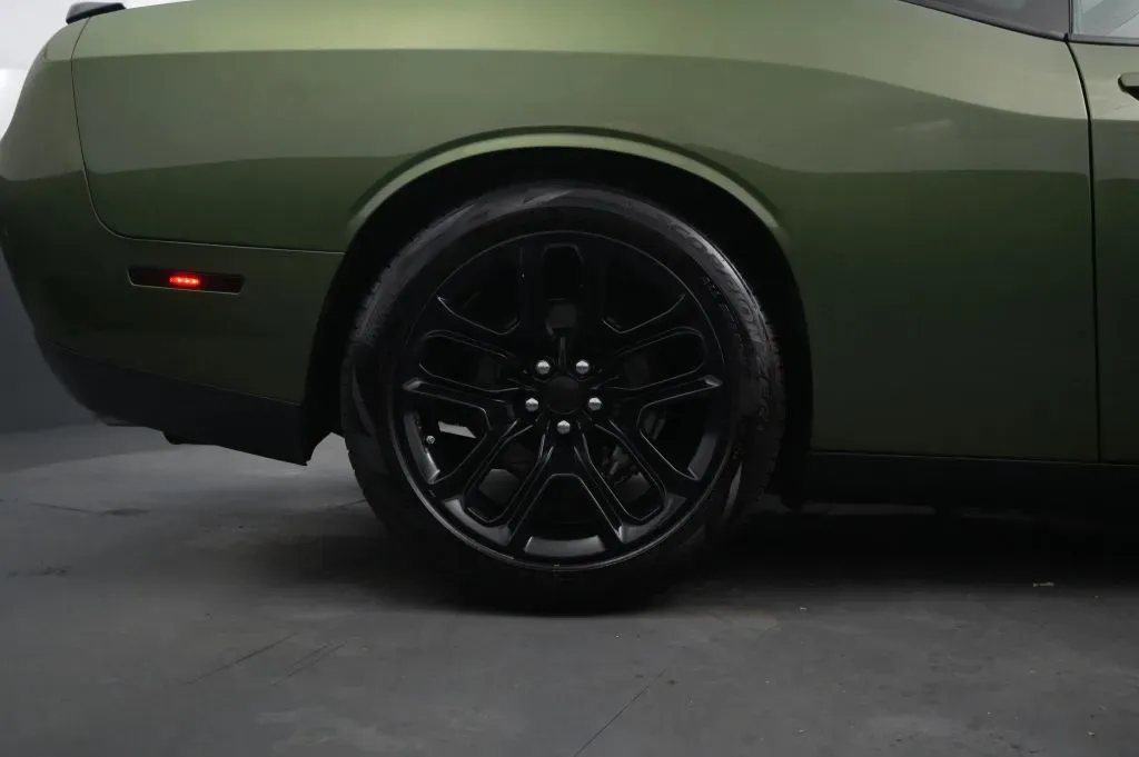 Dodge Challenger photo 19