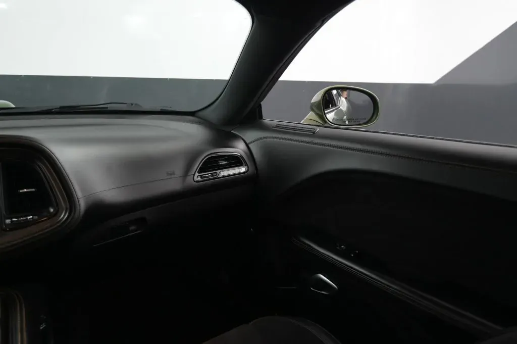 Dodge Challenger photo 35