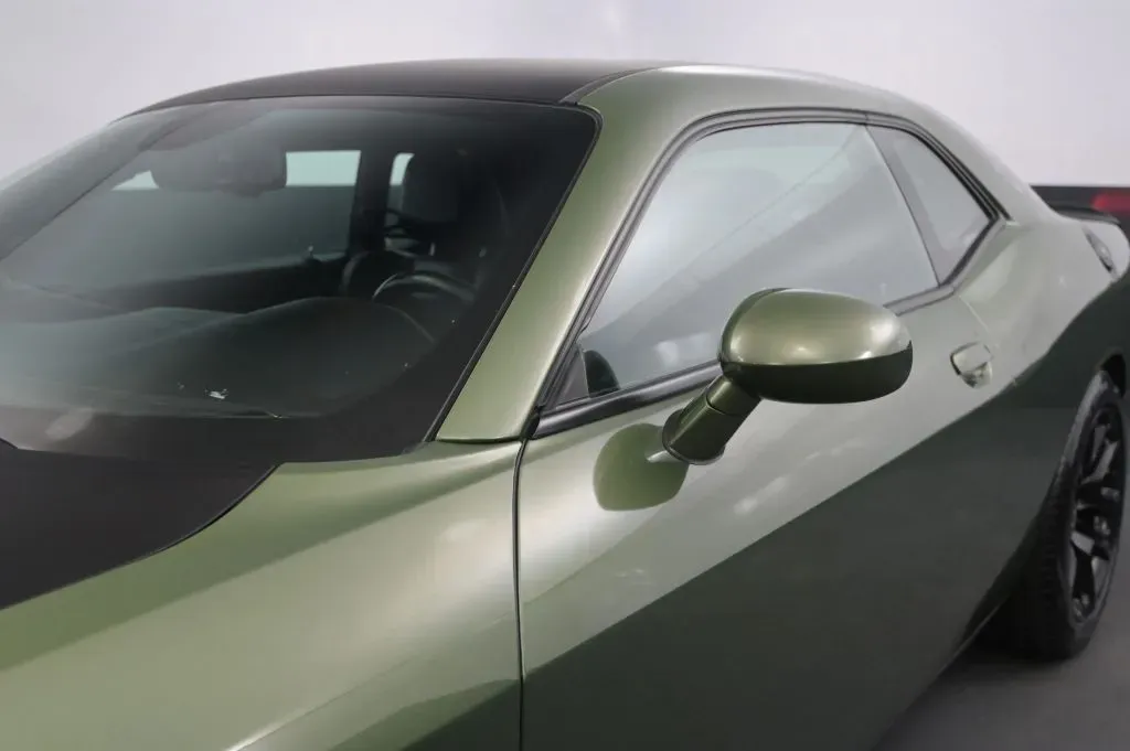 Dodge Challenger photo 13
