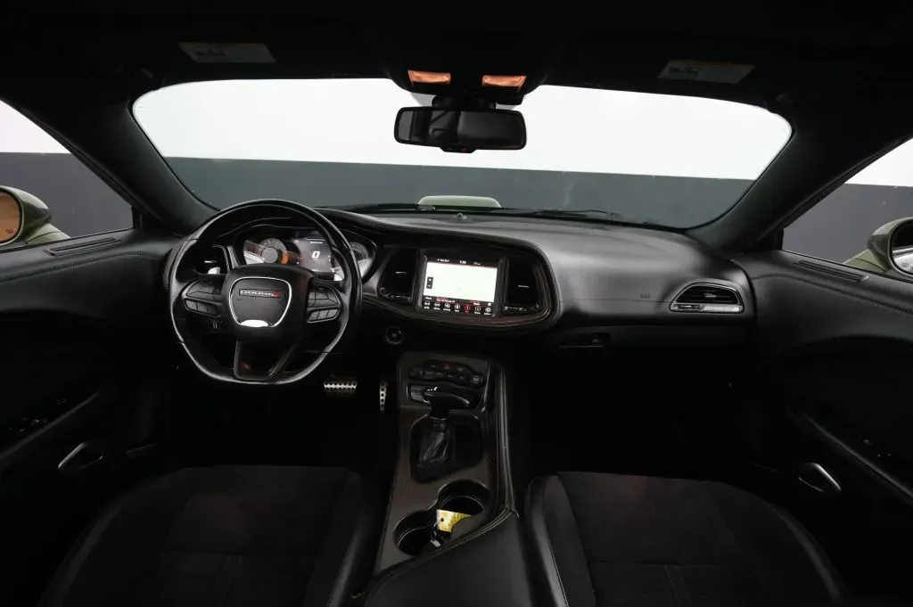 Dodge Challenger photo 31