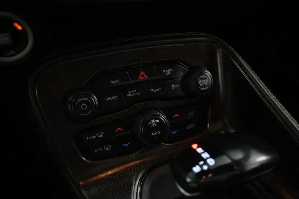 Dodge Challenger photo 28