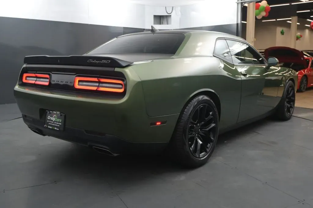 Dodge Challenger photo 5