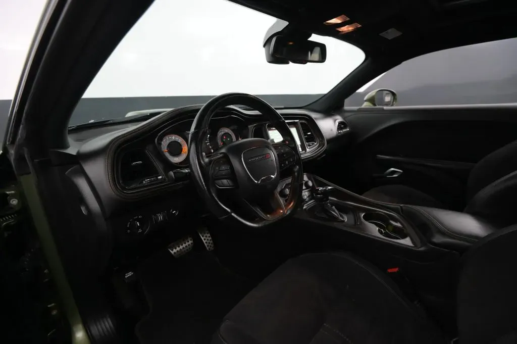 Dodge Challenger photo 39