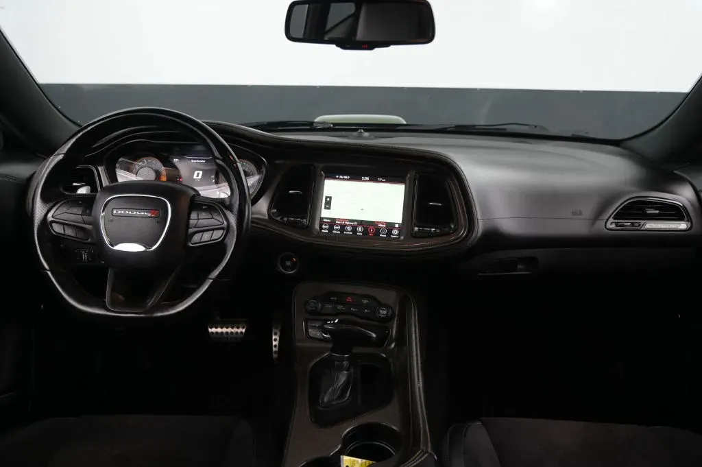 Dodge Challenger photo 32