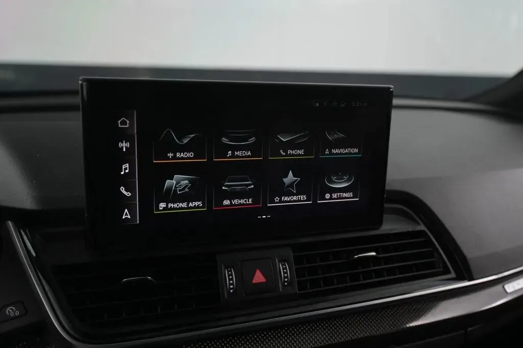 Audi SQ5 photo 26