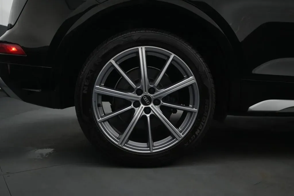Audi SQ5 photo 18