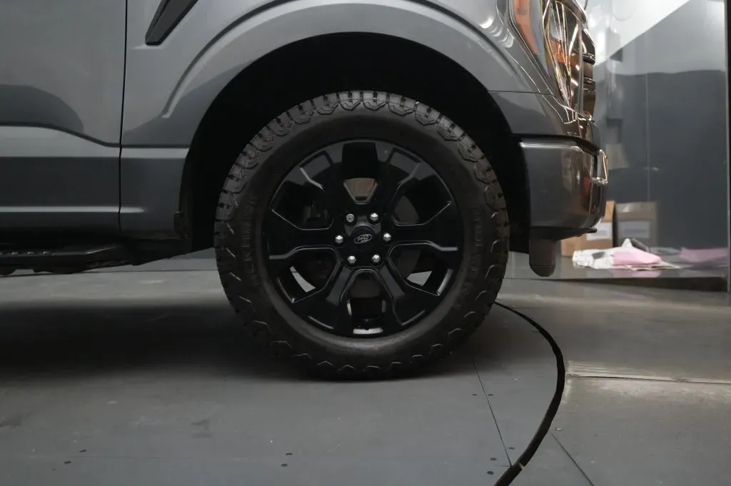 Ford F-150 photo 17