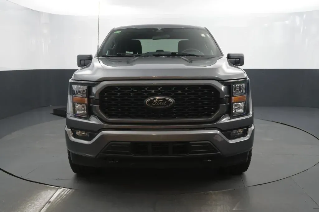 Ford F-150 photo 8