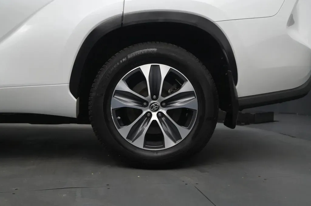 Toyota Highlander photo 13