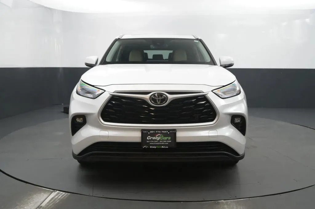 Toyota Highlander photo 8