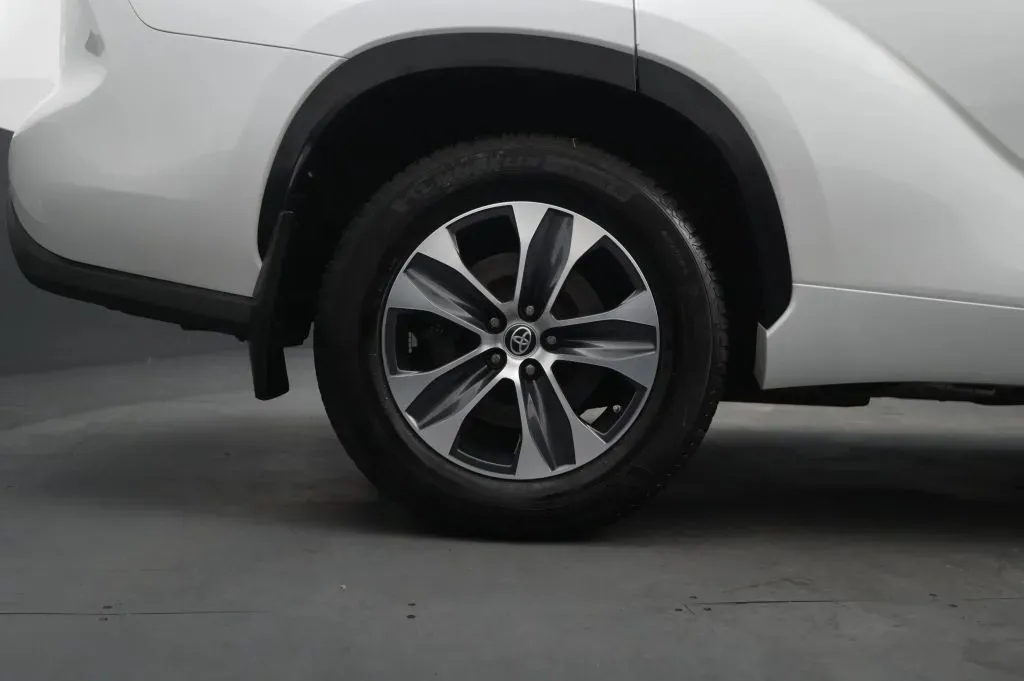Toyota Highlander photo 16