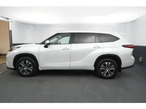 Photos of 2022 Toyota Highlander XLE Sport Utility 4D for sale in Hillside, NJ at Crazy Cars Hillside