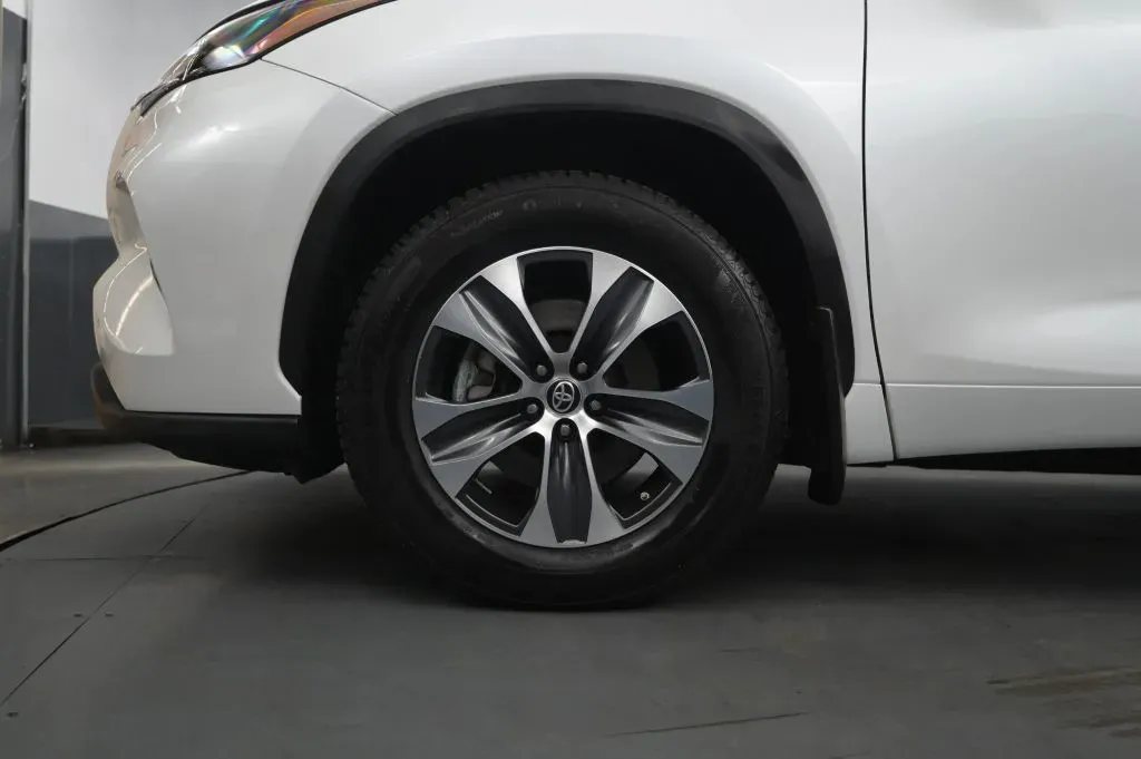Toyota Highlander photo 10