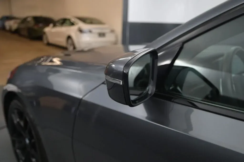 BMW 3 Series photo 12