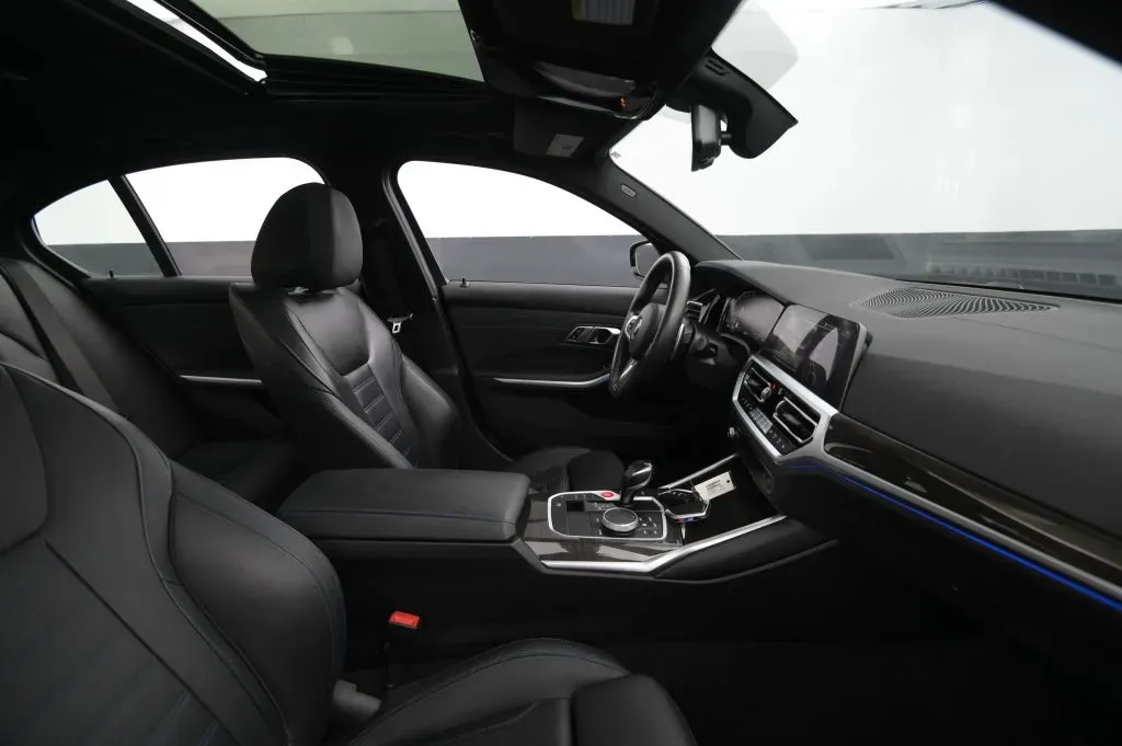 BMW 3 Series photo 48