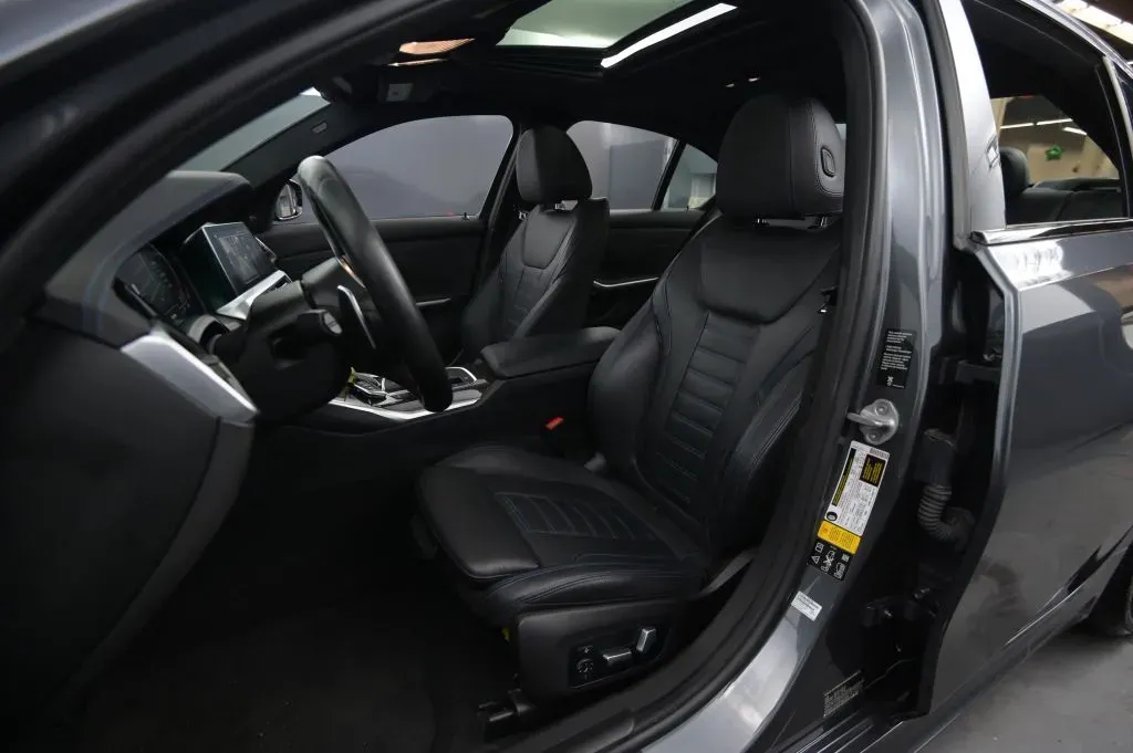BMW 3 Series photo 41