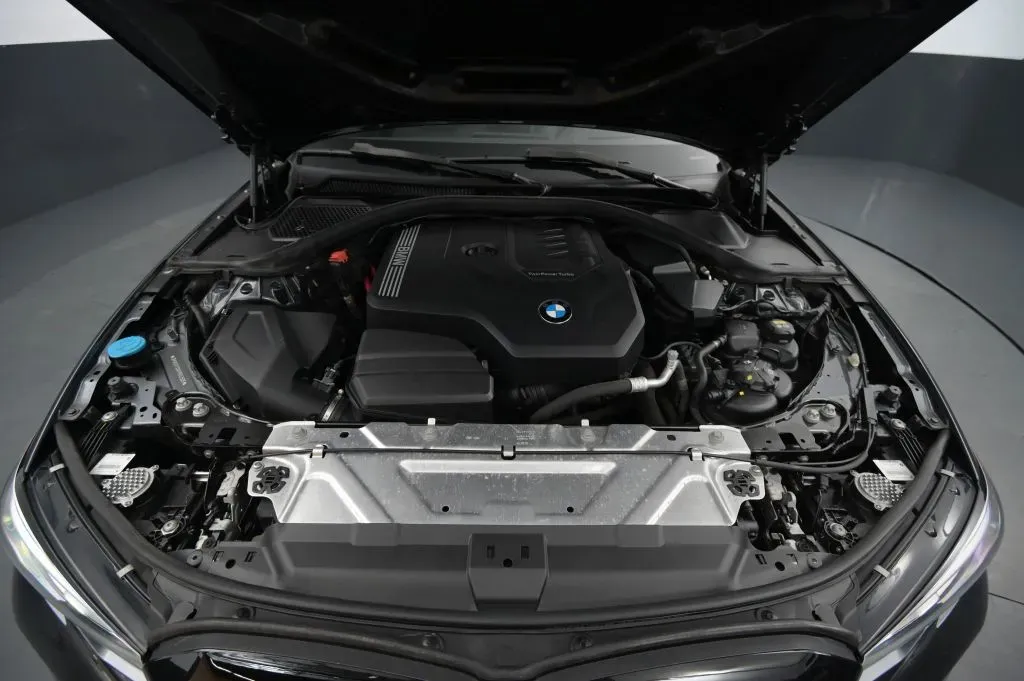BMW 3 Series photo 18