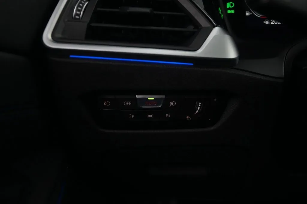 BMW 3 Series photo 24