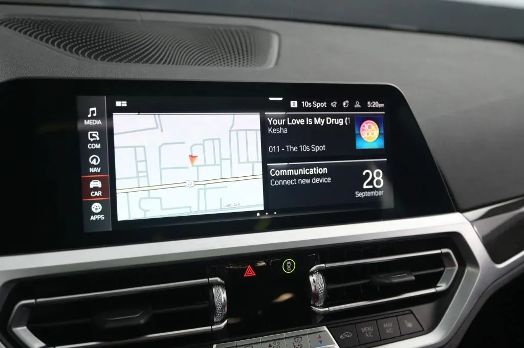 BMW 3 Series photo 25