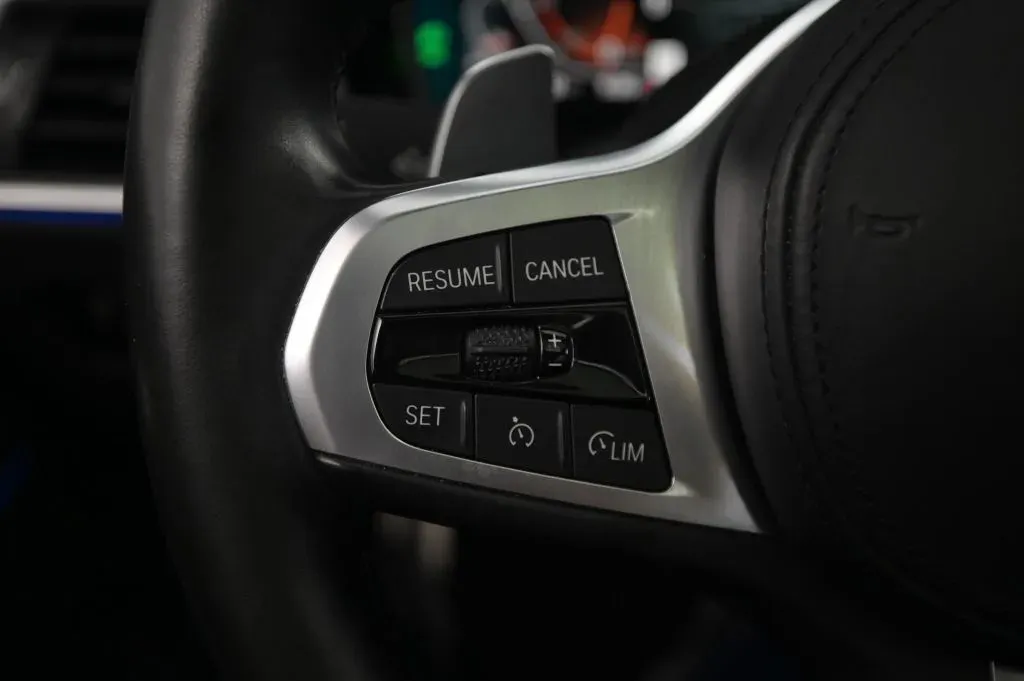 BMW 3 Series photo 22