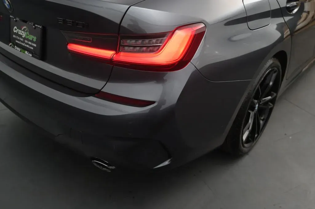 BMW 3 Series photo 15