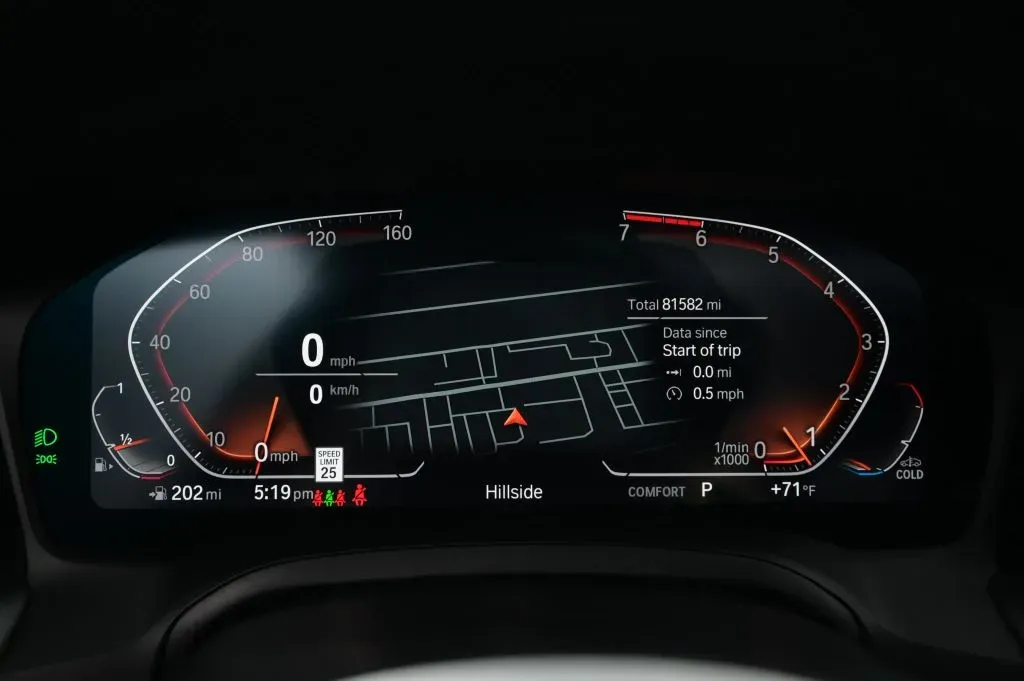 BMW 3 Series photo 21