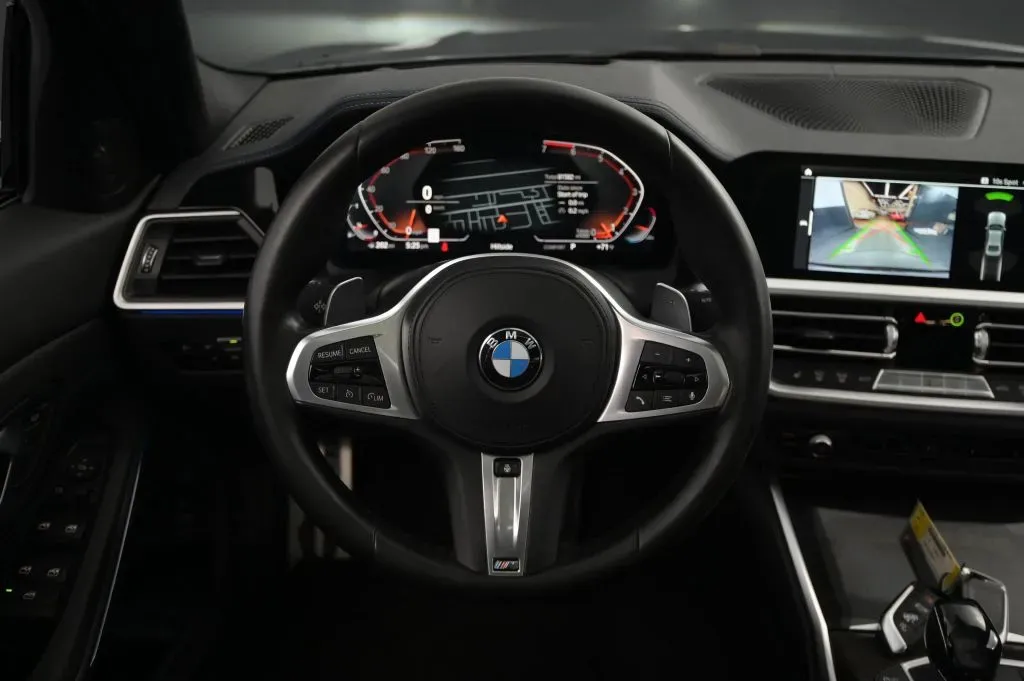 BMW 3 Series photo 38