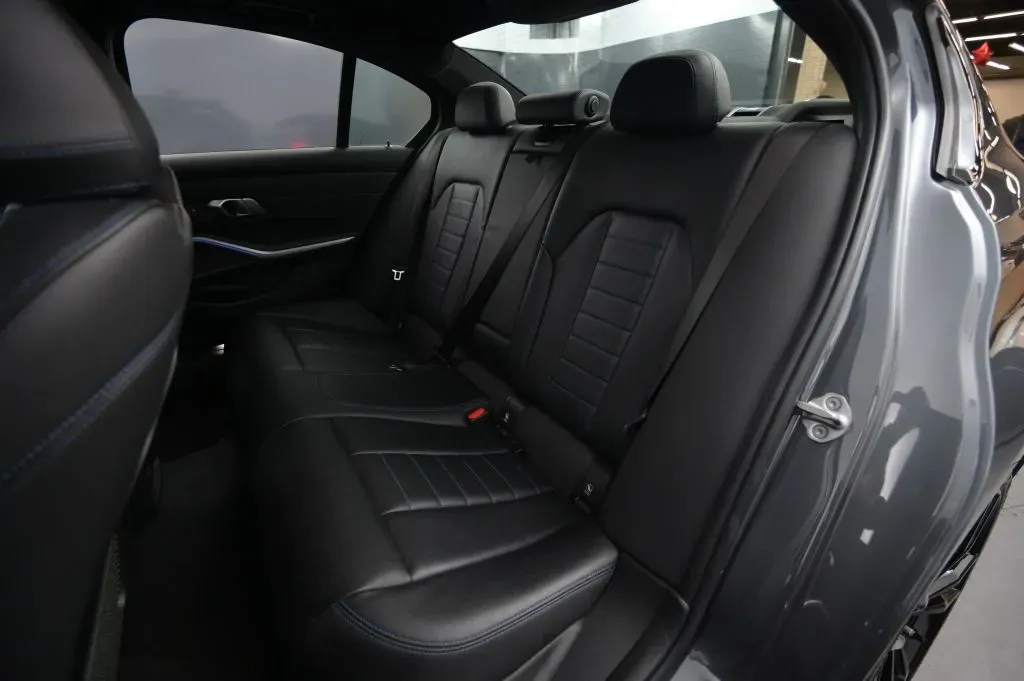 BMW 3 Series photo 44