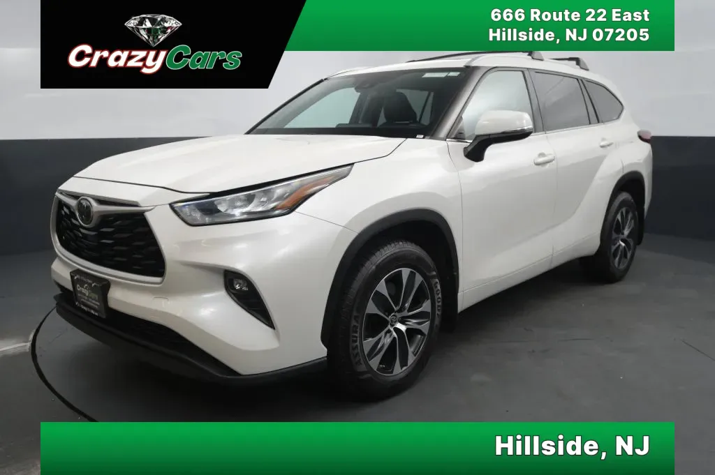 2020 Toyota Highlander XLE Sport Utility 4D