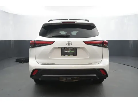 More photos of 2020 Toyota Highlander XLE Sport Utility 4D at Crazy Cars Hillside, NJ