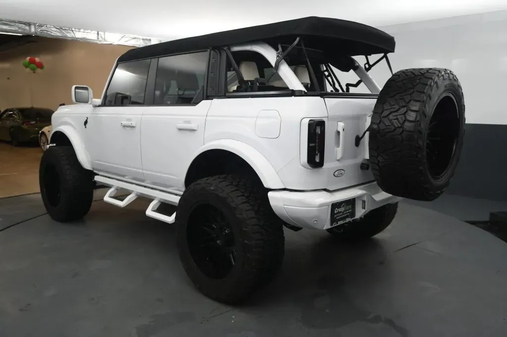 Ford Bronco photo 3