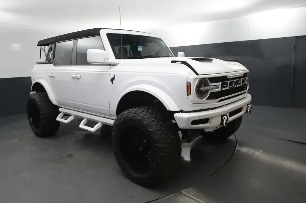 Ford Bronco photo 7