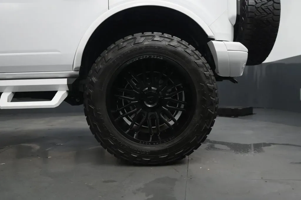 Ford Bronco photo 14