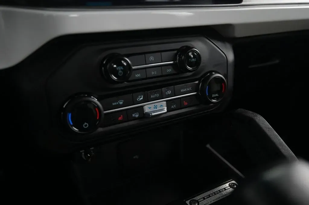 Ford Bronco photo 28