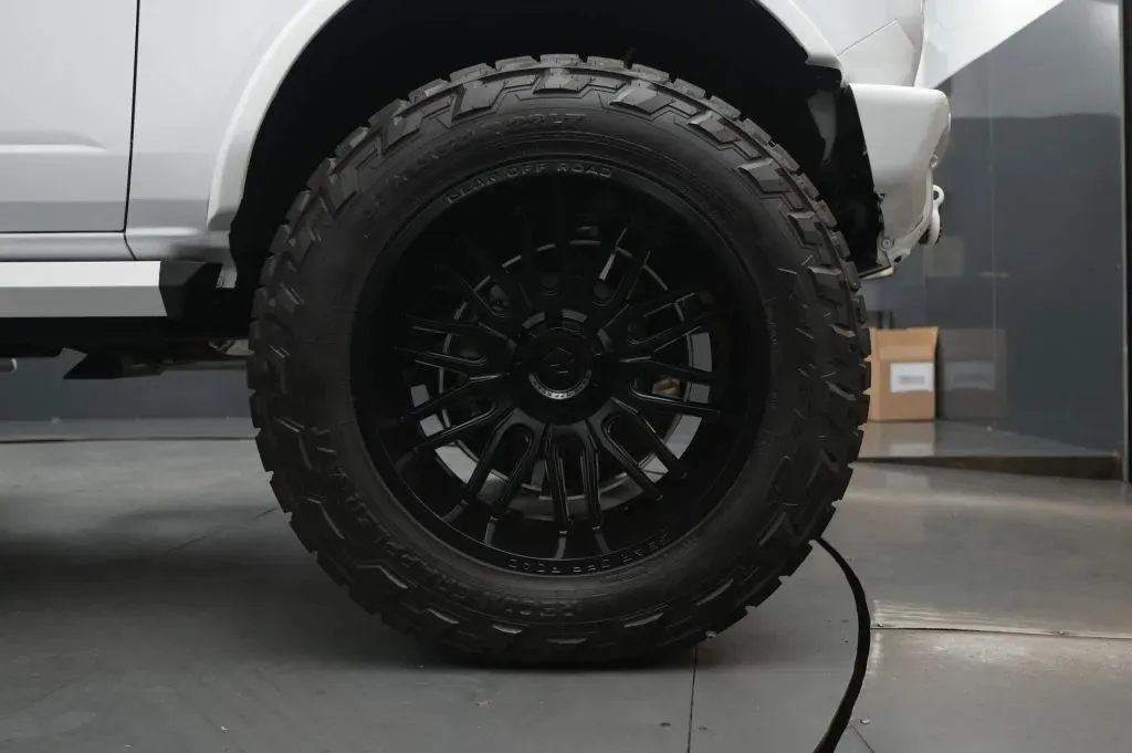 Ford Bronco photo 20