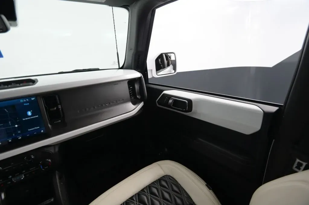 Ford Bronco photo 36