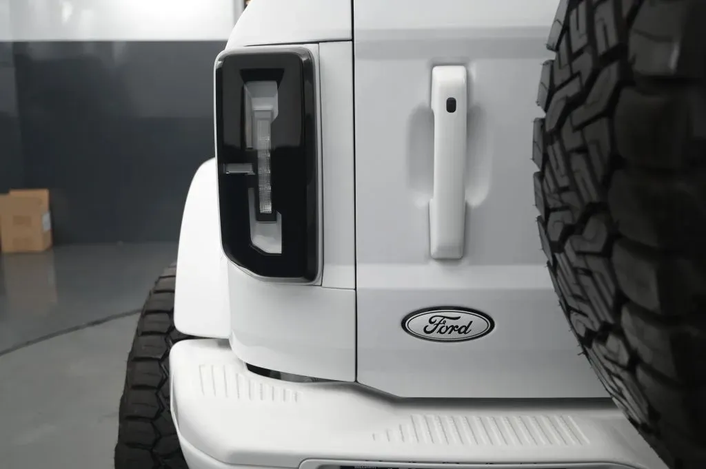 Ford Bronco photo 17
