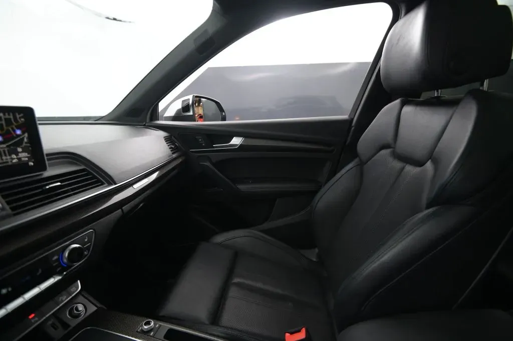 Audi SQ5 photo 27