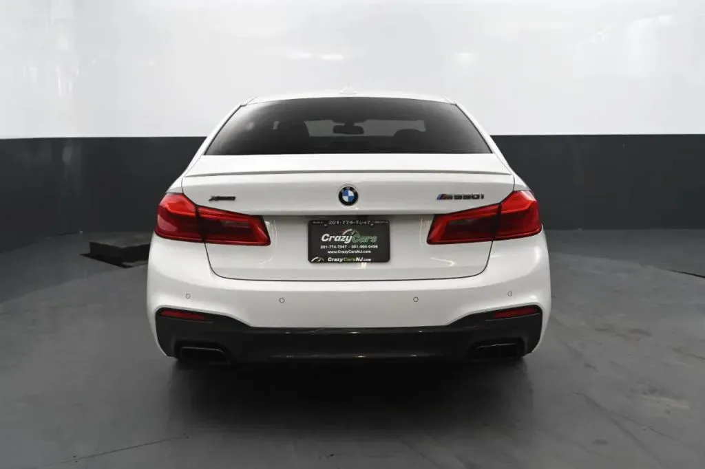 BMW 5 Series photo 5