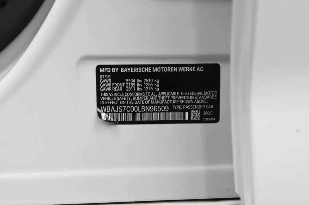 BMW 5 Series photo 26